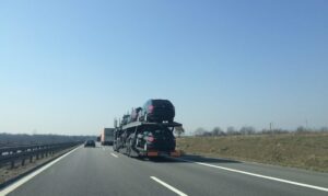 shipping-cars-europe-e1530902171567-1024x610